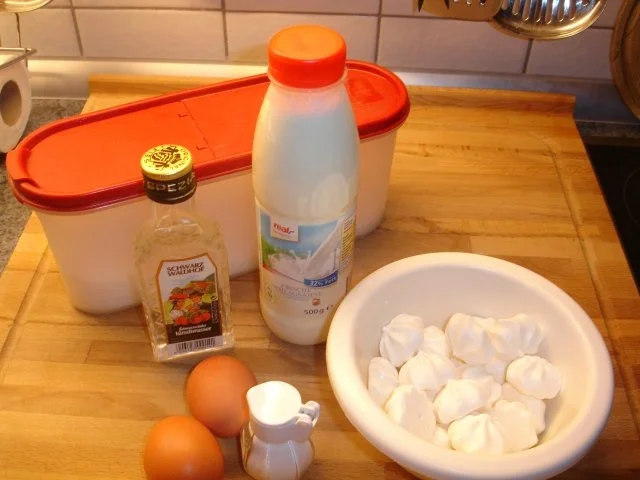 Rezept: Meringue-Parfait Bild Nr. 2 Meringue-Parfait - Rezept - Bild Nr. 2