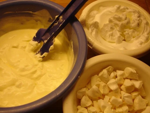 Rezept: Meringue-Parfait Bild Nr. 5 Meringue-Parfait - Rezept - Bild Nr. 5