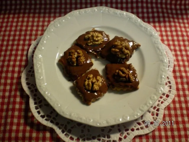 Rezept: Marzipan- Walnussplätzchen Marzipan- Walnussplätzchen - Rezept