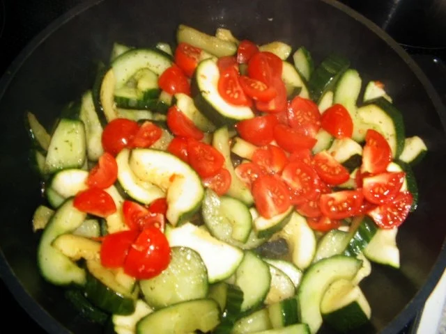 Lachs mit Gurken -Zuccinigemüse - Rezept - Bild Nr. 7