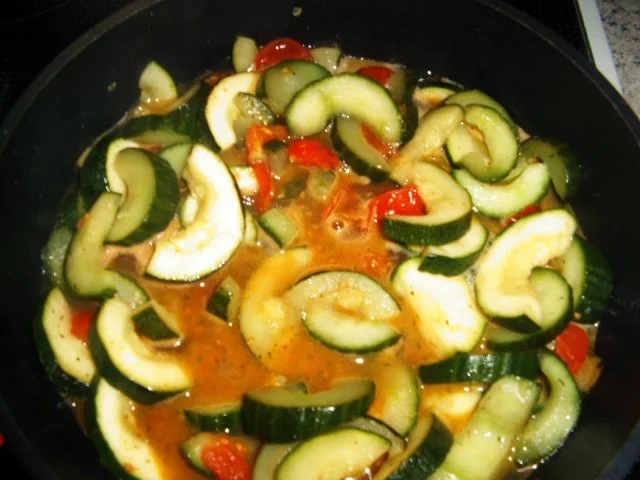 Lachs mit Gurken -Zuccinigemüse - Rezept - Bild Nr. 8