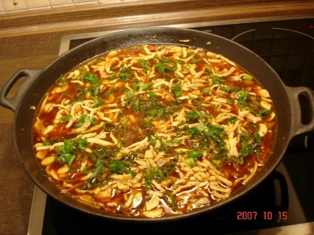 Rezept: Sauer-scharfe Gemüsesuppe Sauer-scharfe Gemüsesuppe - Rezept