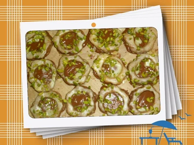 Rezept: Safran-Rondos mit Pistazien Safran-Rondos mit Pistazien - Rezept