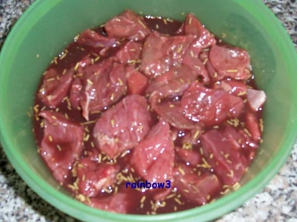 Rezept: Kochen: In Rotweinsauce geschmortes Gulasch Bild Nr. 3 Kochen: In Rotweinsauce geschmortes Gulasch - Rezept - Bild Nr. 3