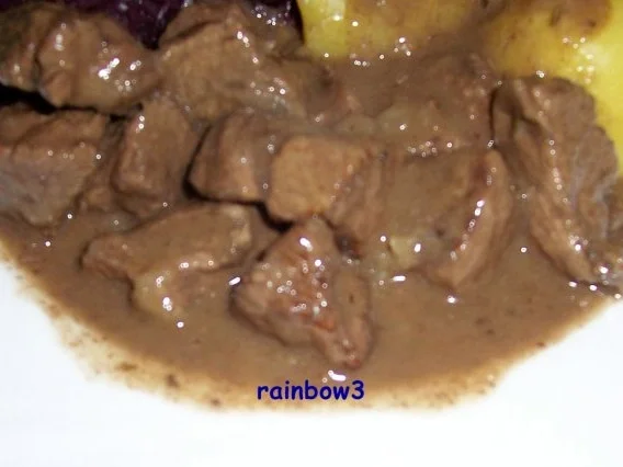 Rezept: Kochen: In Rotweinsauce geschmortes Gulasch Bild Nr. 8 Kochen: In Rotweinsauce geschmortes Gulasch - Rezept - Bild Nr. 8