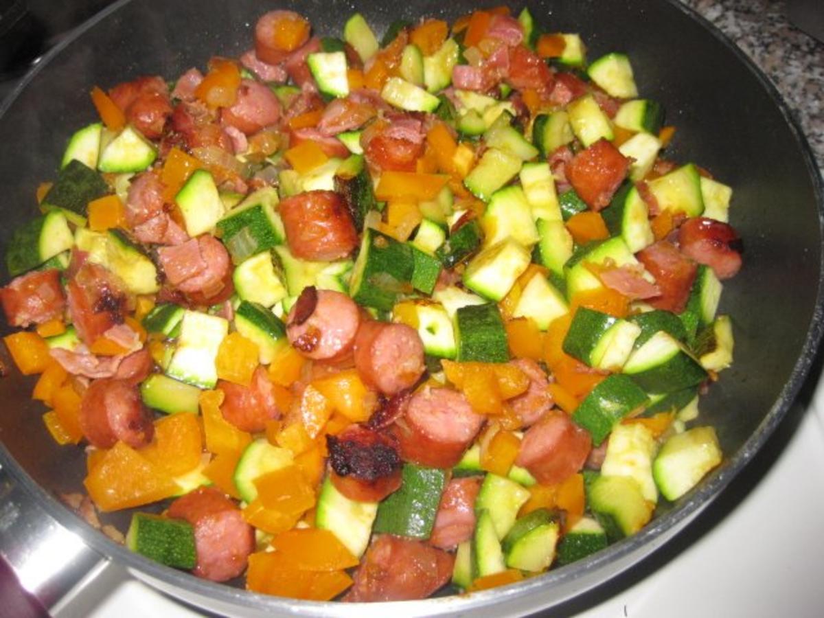 ★ Kartoffel - Zucchini - Gulasch mit Mettwürstchen ★ - Rezept - Bild Nr. 5