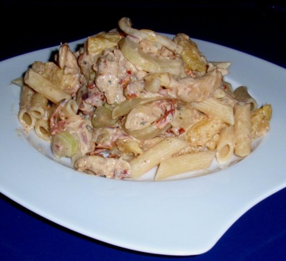 Penne mit einer Hähnchen-Fenchel-Sauce - Rezept - kochbar.de