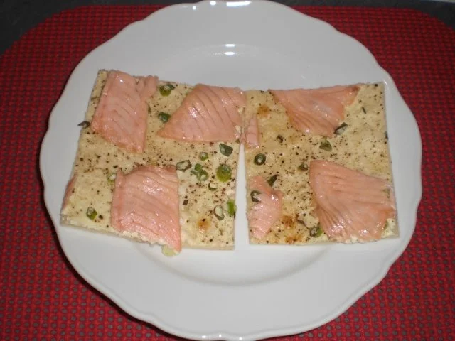 Rezept: Flammkuchen mit Räucherlachs Flammkuchen mit Räucherlachs - Rezept