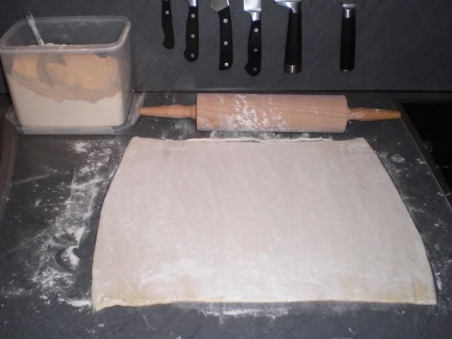 Rezept: Flammkuchen mit Räucherlachs Bild Nr. 3 Flammkuchen mit Räucherlachs - Rezept - Bild Nr. 3