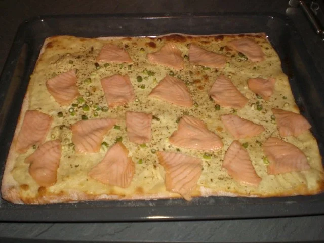 Rezept: Flammkuchen mit Räucherlachs Bild Nr. 9 Flammkuchen mit Räucherlachs - Rezept - Bild Nr. 9
