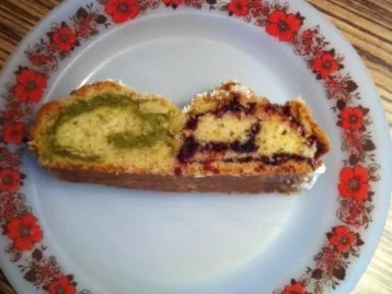 Rezept: "KUCHEN" Rot-Grüner Weihnachtsstollen "KUCHEN" Rot-Grüner Weihnachtsstollen - Rezept