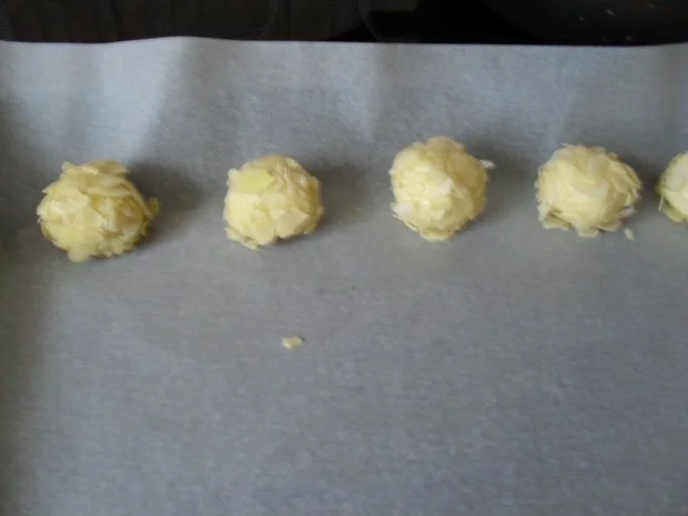 Rezept: Mandel-Marmelade-Plätzchen Bild Nr. 7 Mandel-Marmelade-Plätzchen - Rezept - Bild Nr. 7