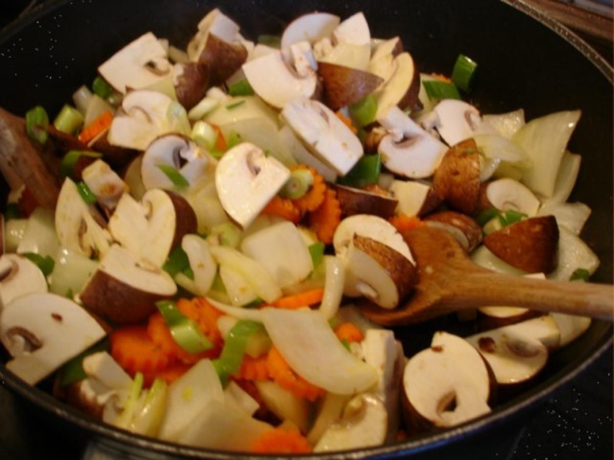 Pikante asiatische Hähnchennuggets mit knackigem Gemüse und Reis - Rezept - Bild Nr. 9