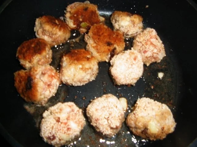 Rezept: Hack -Apfelbällchen Bild Nr. 6 Hack -Apfelbällchen - Rezept - Bild Nr. 6