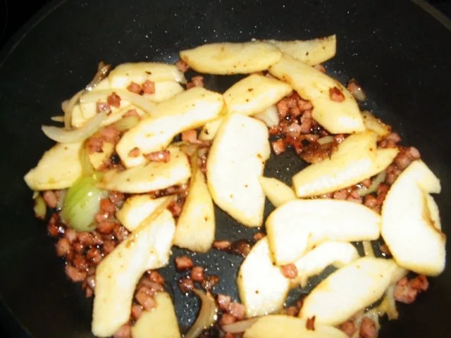 Rezept: Hack -Apfelbällchen Bild Nr. 8 Hack -Apfelbällchen - Rezept - Bild Nr. 8