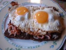 Krabbenbrot mit Spiegelei - Rezept