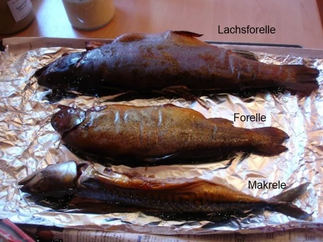 Räucherfisch mit Schwarzbrot - Rezept