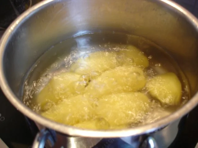 Matjesfilet mit grünen Bohnen und Salzkartoffeln *) - Rezept - Bild Nr. 3