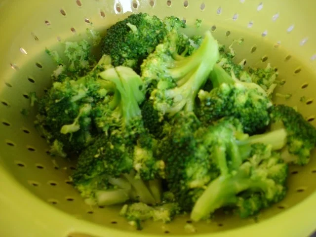 Rezept: Victoriasee-Barsch mit Broccoli und Kartoffeln Bild Nr. 17 Victoriasee-Barsch mit Broccoli und Kartoffeln - Rezept - Bild Nr. 17