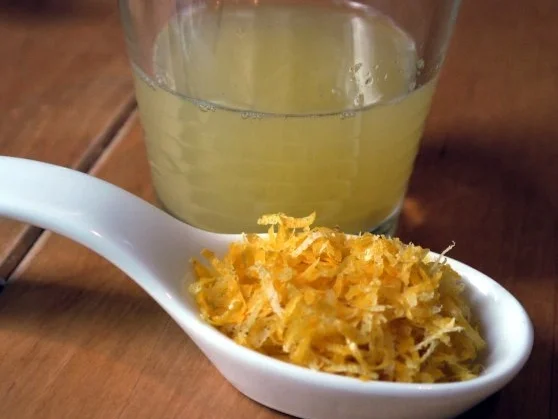 Rezept: Zitronencreme mit würziger Erdbeermarmelade Bild Nr. 2 Zitronencreme mit würziger Erdbeermarmelade - Rezept - Bild Nr. 2