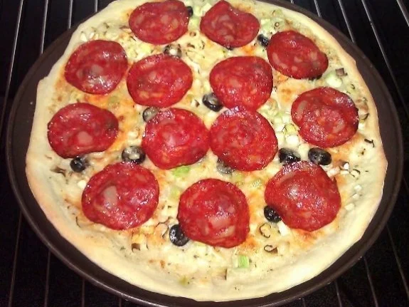 Rezept: Flammkuchen mit Lauch und Chorizo Flammkuchen mit Lauch und Chorizo - Rezept