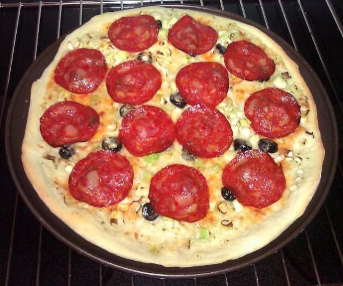 Flammkuchen mit Lauch und Chorizo - Rezept - kochbar.de Flammkuchen mit Lauch und Chorizo - Rezept - kochbar.de