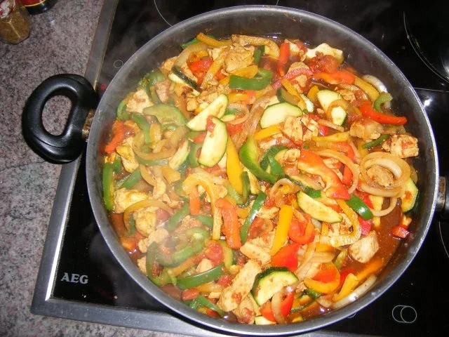 Rezept: Putenbrust-Gemüse-Pfanne Bild Nr. 3 Putenbrust-Gemüse-Pfanne - Rezept - Bild Nr. 3