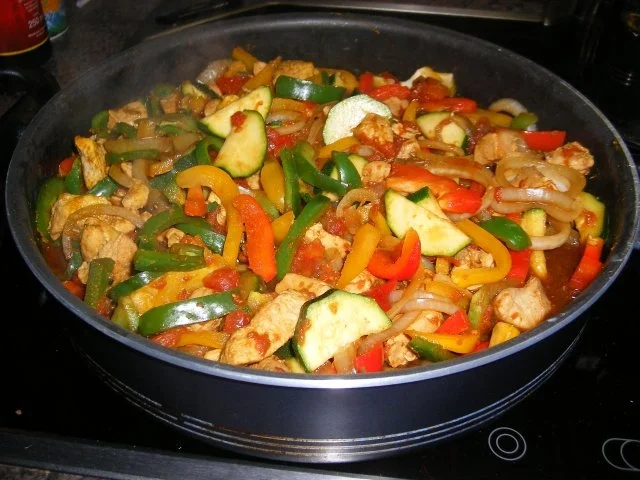 Rezept: Putenbrust-Gemüse-Pfanne Putenbrust-Gemüse-Pfanne - Rezept