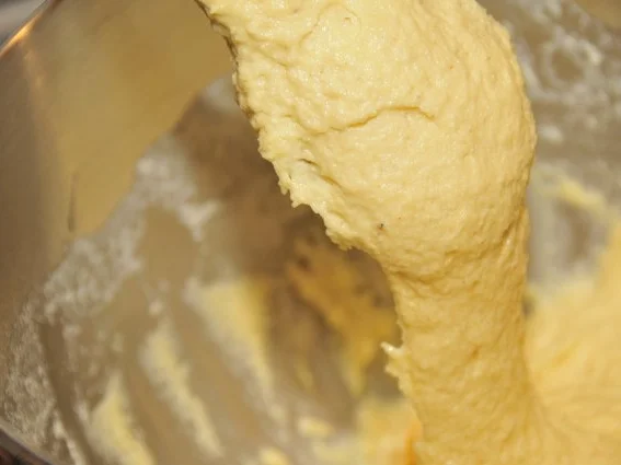 Adventskalender 16. Tag: frittiere Käsknöpfle (Käsespätzle) Taler - Rezept - Bild Nr. 4