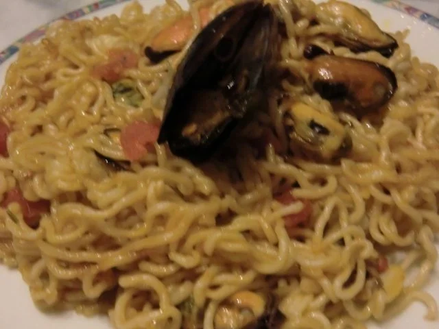 Chinesische Nudeln aus dem Wok mit Muscheln - Rezept