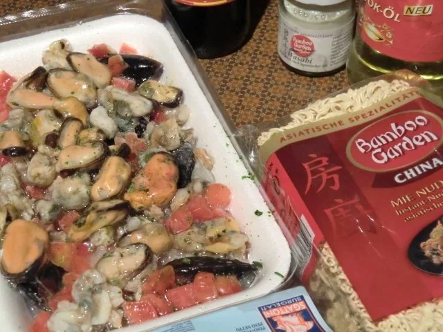 Chinesische Nudeln aus dem Wok mit Muscheln - Rezept - Bild Nr. 2