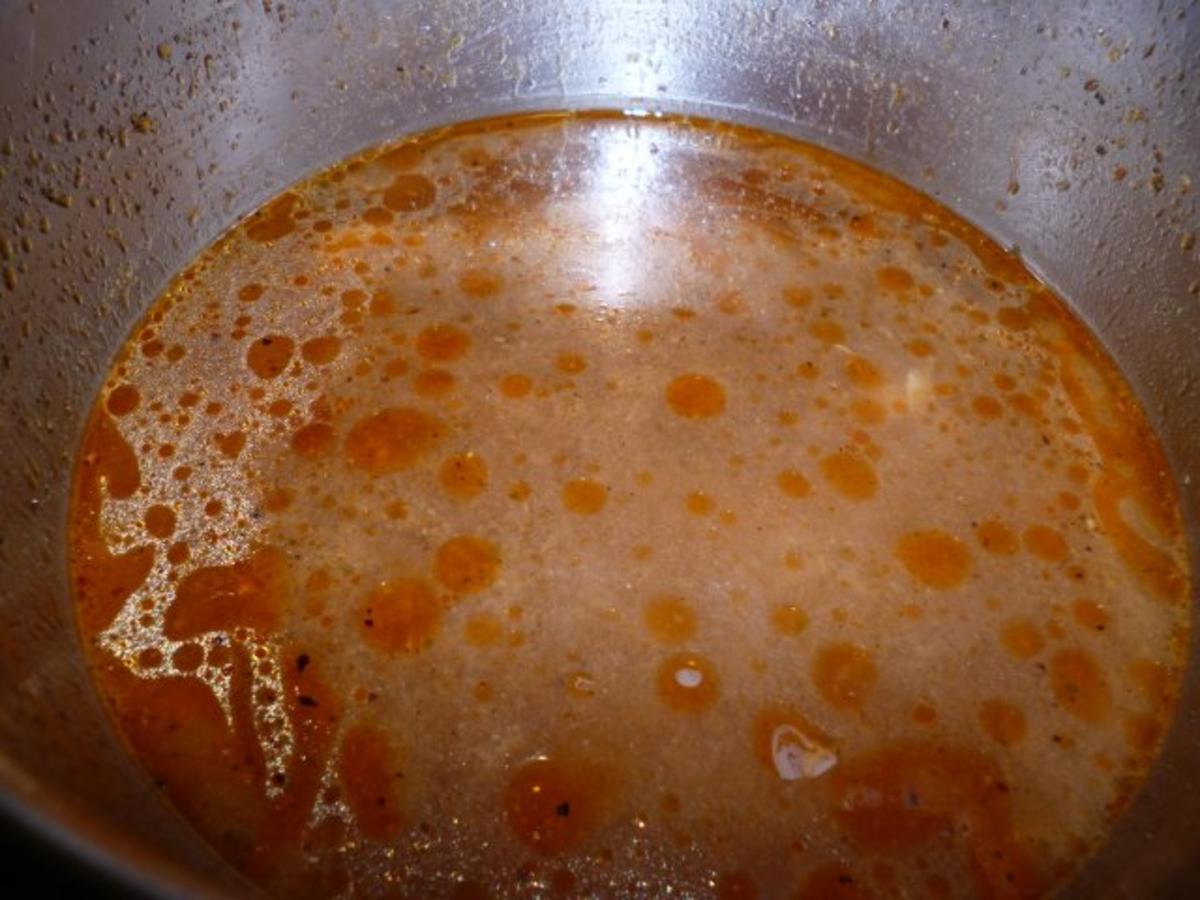 Bilder für Gemüse-Rinder-Consommé, auf die Schnelle - Einfache Kraftbrühe selber kochen - Rezept