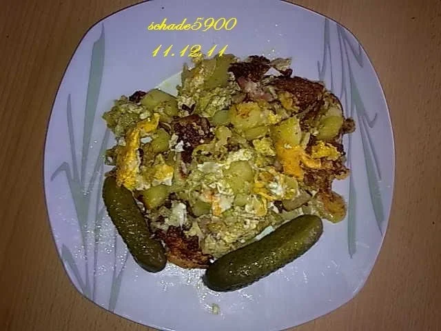 Pfannengerichte: Resteverwertung, Kartoffeln Pfanne mit Tomate und Ei - Rezept