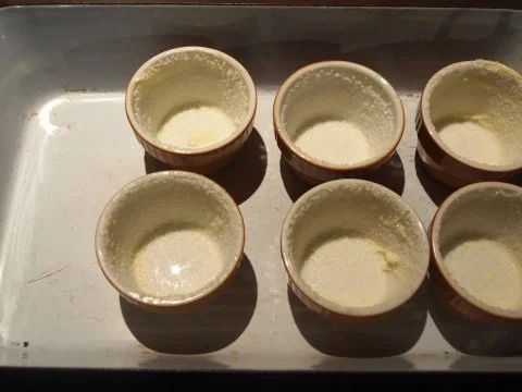 Haselnuss-Nougat-Soufflé mit Gewürzorangen und Vanillesabayone - Rezept - Bild Nr. 9