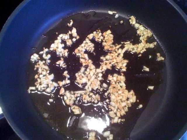 Leo´s Zucchini-Knoblauch-Pizza - Rezept - Bild Nr. 3