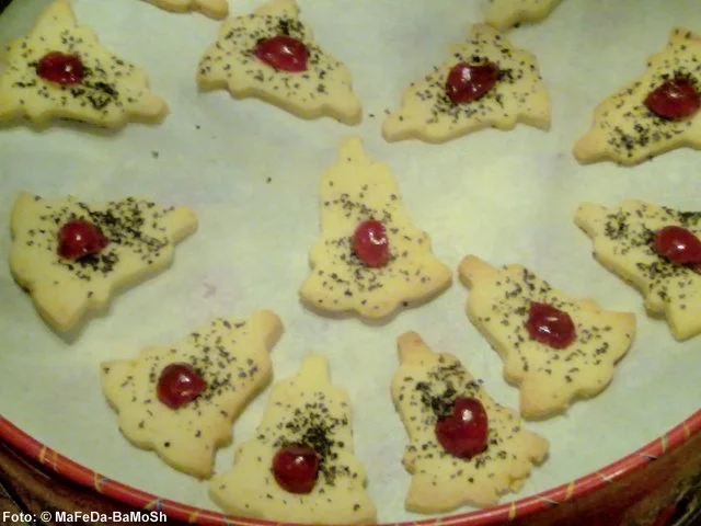 Rezept: Weihnachten: Mohn-Glöckchen mit Kirschen Weihnachten: Mohn-Glöckchen mit Kirschen - Rezept