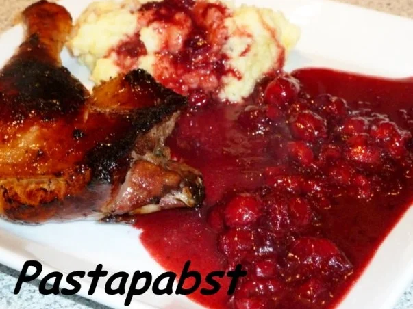 Entenkeulen mit Kirschsauce und Selleriepüree - Rezept - Bild Nr. 4