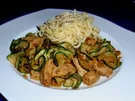 Rezept: Filet-Zucchini-Gulasch mit Gabelspaghetti Filet-Zucchini-Gulasch mit Gabelspaghetti - Rezept