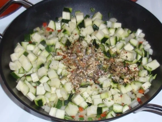 Buntes pikantes Gemüse-Nudel-Pfännchen - Rezept - Bild Nr. 5