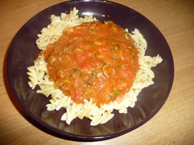 Kunterbunte Tomatensoße - Rezept