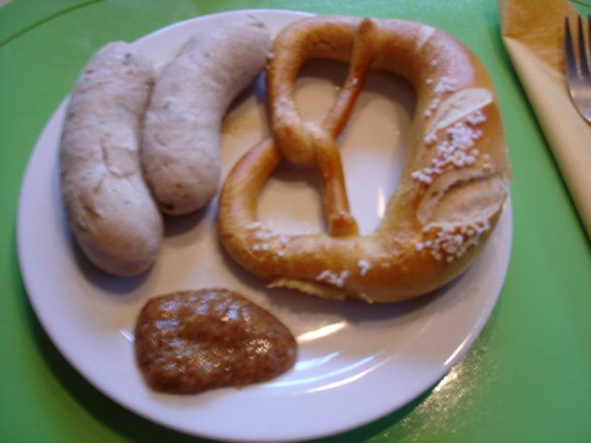 Bilder für Weißwurst mit süßem Senf und Brezeln - Rezept