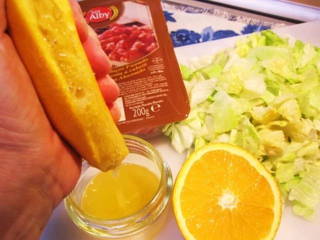 Rezept: Eisbergsalat mit Orangen-Dressing Bild Nr. 2 Eisbergsalat mit Orangen-Dressing - Rezept - Bild Nr. 2