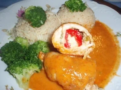 Rezept: Fleisch: Schnitzel-Rouladen mit Kirschpaprikafüllung Fleisch: Schnitzel-Rouladen mit Kirschpaprikafüllung - Rezept