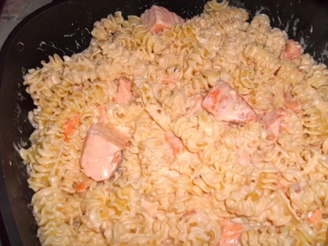 Rezept: Lachs mit Rigatoni in Peperoni-Käsecreme Bild Nr. 7 Lachs mit Rigatoni in Peperoni-Käsecreme - Rezept - Bild Nr. 7