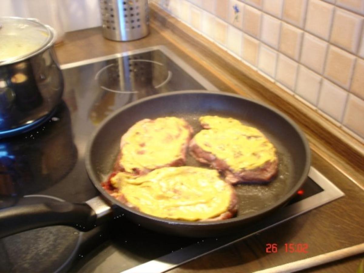 Zwiebelrostbraten mit Senfkruste - Rezept - Bild Nr. 7