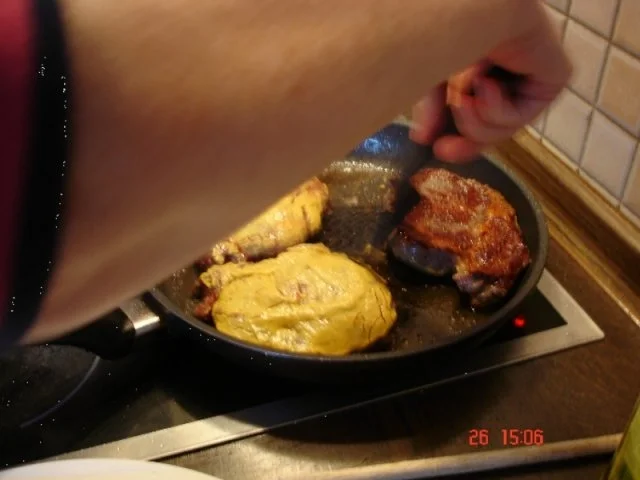 Zwiebelrostbraten mit Senfkruste - Rezept - Bild Nr. 8