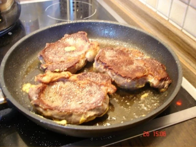 Zwiebelrostbraten mit Senfkruste - Rezept - Bild Nr. 10