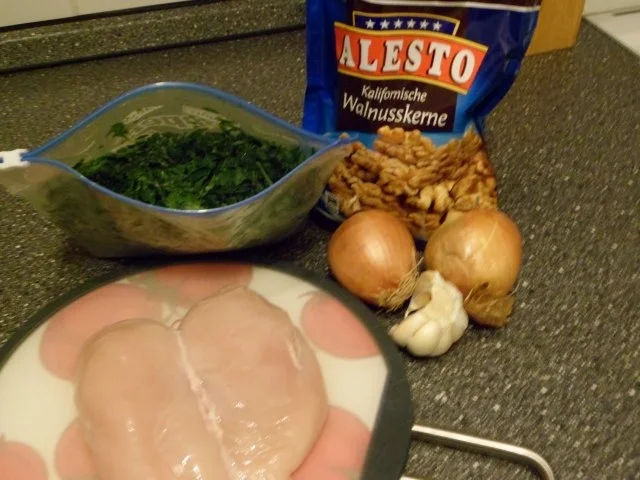 Gefüllte Hähnchenbrust mit Nüssen und Petersilie - Rezept - Bild Nr. 2