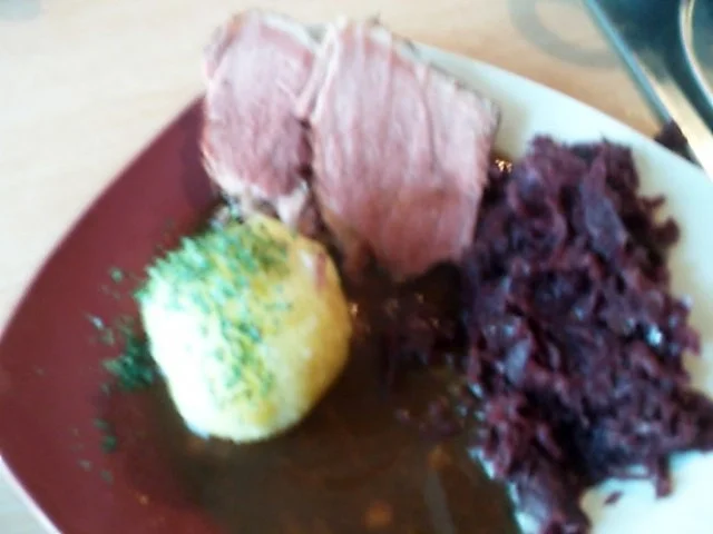 Rezept: festlich:Gebackenes Kasselerbug mit Apfelrotkohl Bild Nr. 11 festlich:Gebackenes Kasselerbug mit Apfelrotkohl - Rezept - Bild Nr. 11