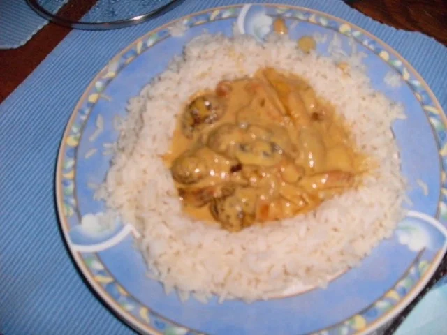 Rezept: Hähnchenragout mit Rahmpilzen Hähnchenragout mit Rahmpilzen - Rezept